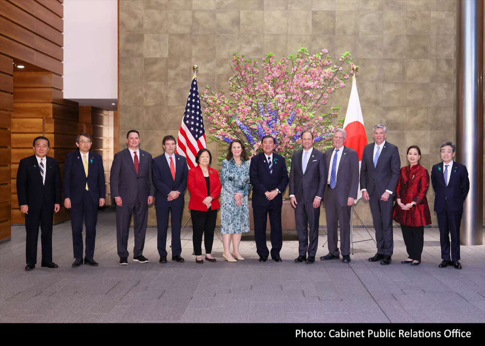 (画像) 米国連邦議会日本研究グループ所属議員一行による石破内閣総理大臣表敬 (令和7年4月16日)
